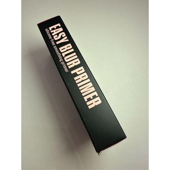 HUDA BEAUTY Easy Blur Silicone-Free Smoothing & Pore-Minimizing Primer 30ml - Picture 3 of 5